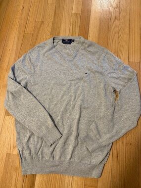 Vineyard Vines Men's Heather Gray V-Neck Sweater